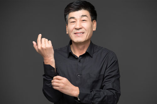 聯合創始人：王炳臣